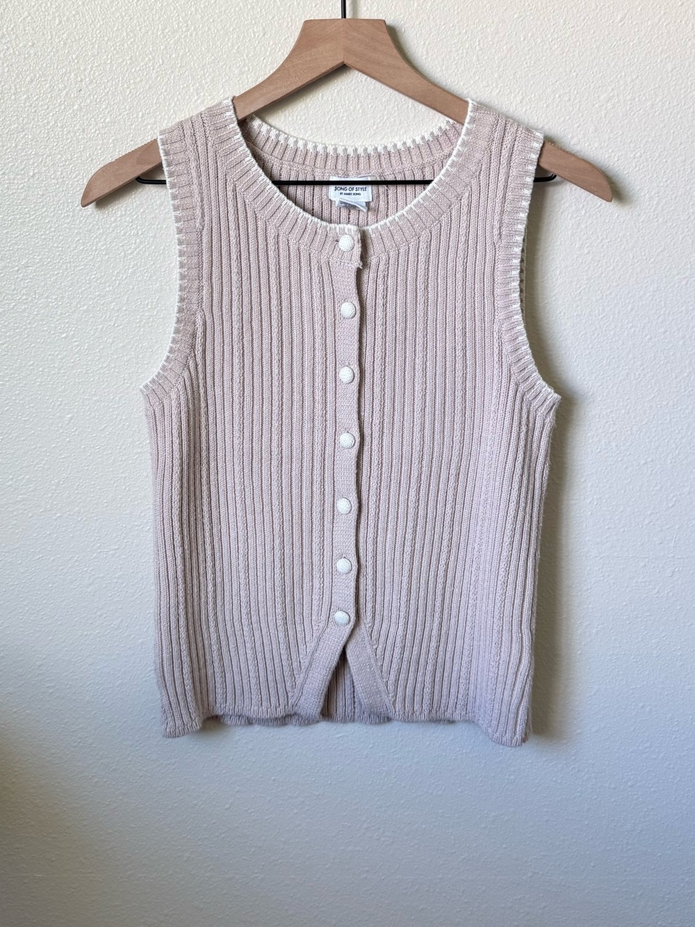 Song of Style Sleeveless Ribbed Button-Front Sweater Vest in Light Beige